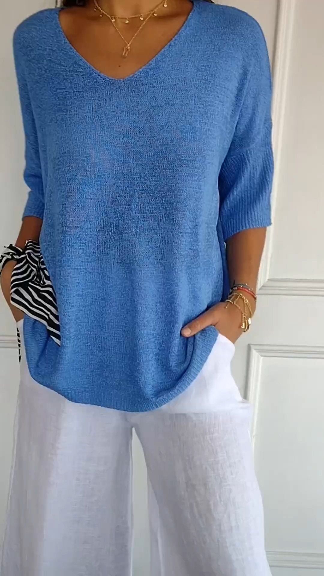Slimming V-neck solid color knit top for women