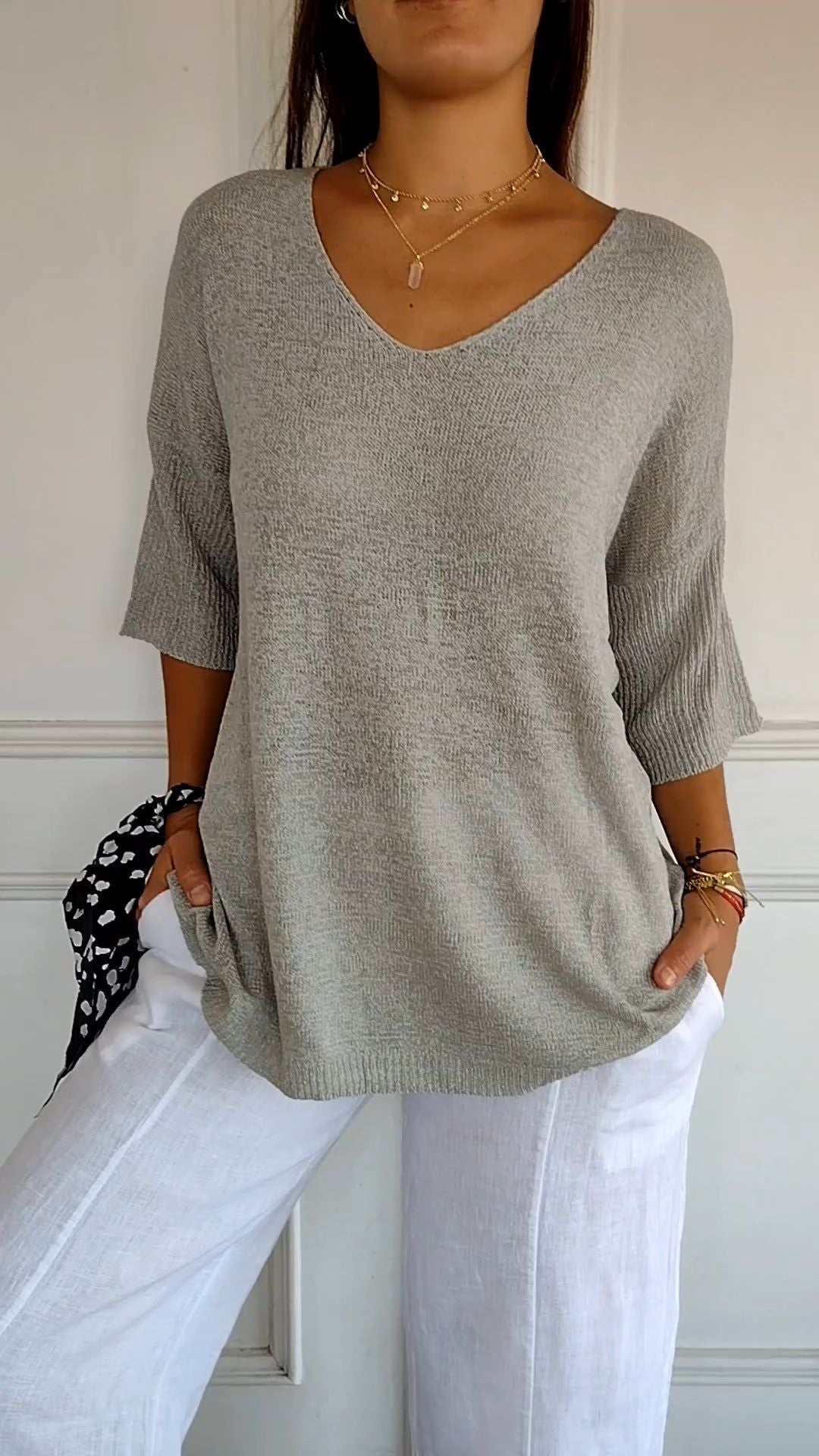 Slimming V-neck solid color knit top for women